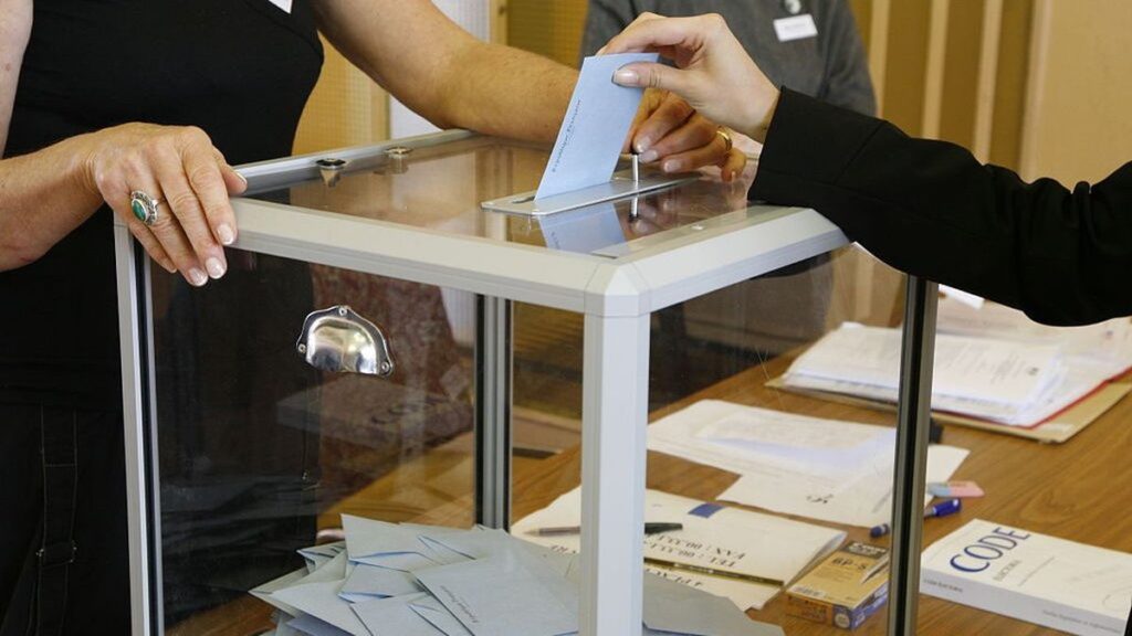 ballot box Moris ballot box